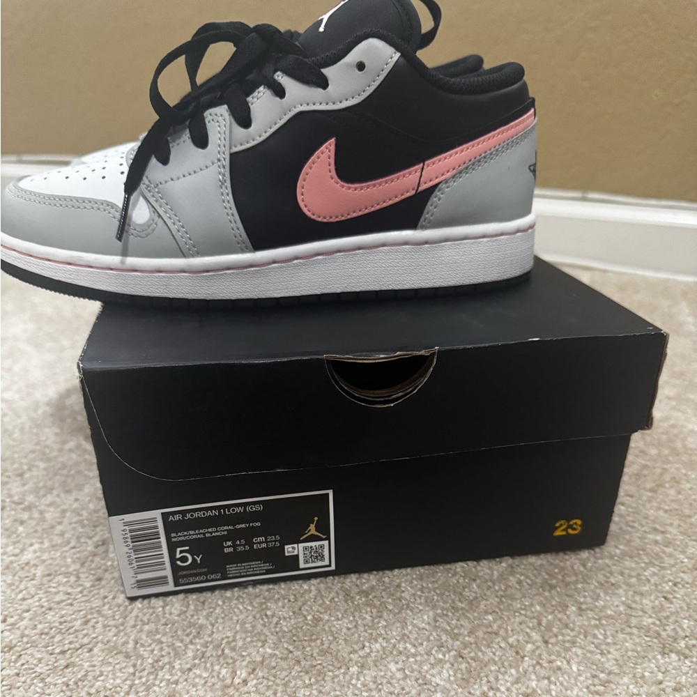 Jordan Athletic Shoes Black and Pink